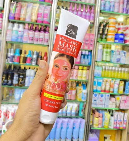 صورة ماسك التقشير بيو لوكس (Bio-Luxe Peel-Off Mask): تقشير عميق لبشرة متألقة!